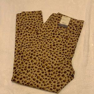 Women’s mid rise curvy fit. Size 6p